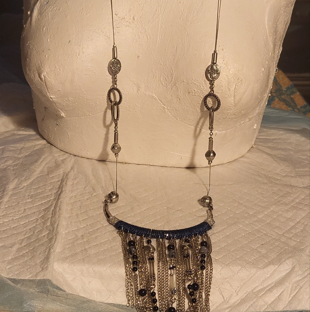 NWT ELEgant Silver and Blue Necklace with Fringe Southwest Design